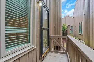 1 Ellsworth Ct, Chapel Hill, NC 27517 - Photo 37