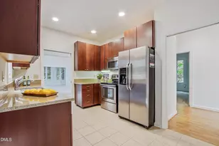 1 Ellsworth Ct, Chapel Hill, NC 27517 - Photo 11