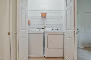 1 Ellsworth Ct, Chapel Hill, NC 27517 - Photo 15
