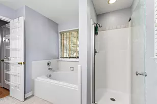 2120 Longwood Dr, Raleigh, NC 27612 - Photo 23