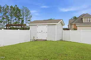 166 Creekwood Cir, Smithfield, NC 27577 - Photo 37