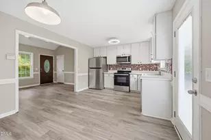 5704 Stone Crystal Dr, Fuquay Varina, NC 27526 - Photo 9