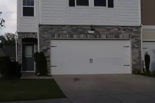915 Field Ivy Dr, Fuquay-Varina, NC 27526 - Photo 1