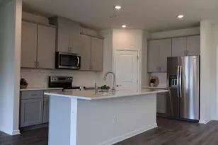 915 Field Ivy Dr, Fuquay-Varina, NC 27526 - Photo 5