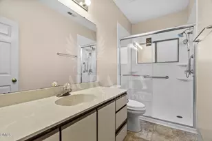 6121 Sunpointe Dr, Raleigh, NC 27606 - Photo 15