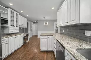1000 Black Oak Ct, Apex, NC 27502 - Photo 9