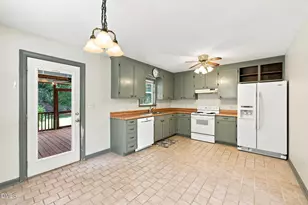3805 Manor Dr, Clayton, NC 27520 - Photo 5