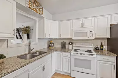 761 E Cardinal Drive, Fuquay-Varina, NC 27526 - Photo 9