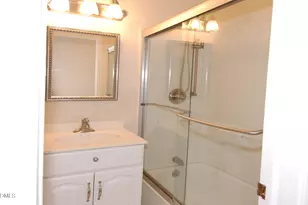 706 Smedes Pl, Raleigh, NC 27605 - Photo 9