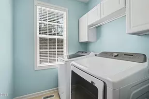 8417 Dunnington Cir, Raleigh, NC 27613 - Photo 13