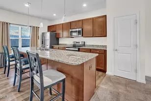 734 Rolling Creek Cir, Clayton, NC 27520 - Photo 7