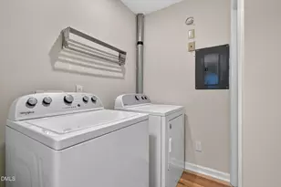 1000 Brighthurst Dr, Raleigh, NC 27605 - Photo 25