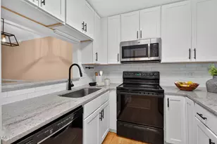 1000 Brighthurst Dr, Raleigh, NC 27605 - Photo 9