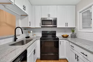 1000 Brighthurst Dr, Raleigh, NC 27605 - Photo 9
