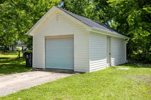 605 E Montgomery St, Henderson, NC 27536 - Photo 21