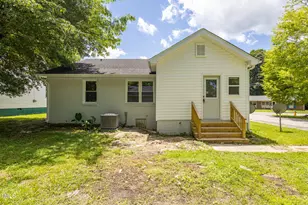 605 E Montgomery St, Henderson, NC 27536 - Photo 23