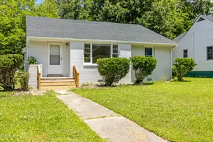 605 E Montgomery St, Henderson, NC 27536 - Photo 3