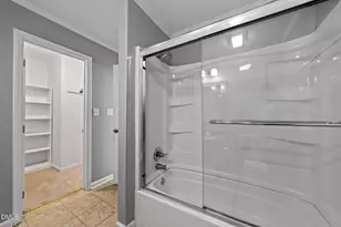 114 Planetree Ln, Cary, NC 27511 - Photo 17