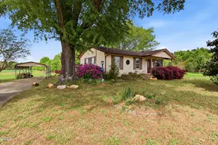 384 Lynch Rd, Selma, NC 27576 - Photo 3