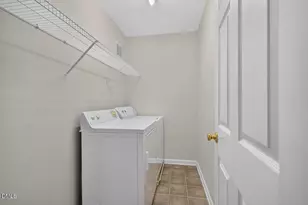 295 Plaza Dr, Chapel Hill, NC 27517 - Photo 17