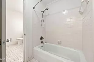 6804 Woodhaven Ct, Raleigh, NC 27615 - Photo 25