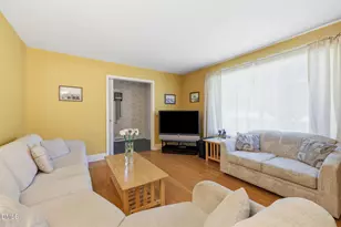 409 Oakridge Rd, Cary, NC 27511 - Photo 7