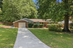 409 Oakridge Rd, Cary, NC 27511 - Photo 3
