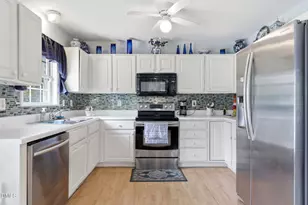 119 Clearwater Dr, Smithfield, NC 27577 - Photo 9