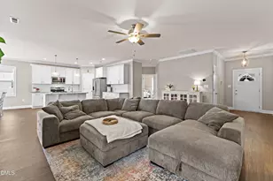137 Shadybrook Dr, Benson, NC 27504 - Photo 5
