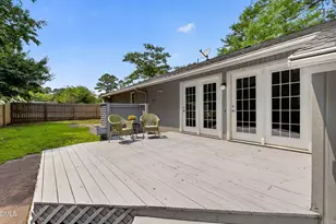 300 Ashebrook Dr, Raleigh, NC 27609 - Photo 19
