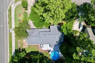 300 Ashebrook Dr, Raleigh, NC 27609 - Photo 23