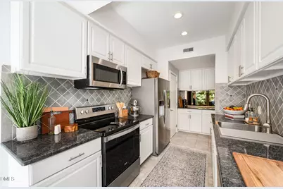 2 Vauxhall Place, Chapel Hill, NC 27517 - Photo 5