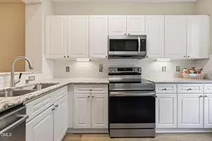 8305 Amber Leaf Ct, Raleigh, NC 27612 - Photo 7