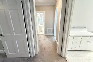 2667 Davis St, Raleigh, NC 27608 - Photo 21