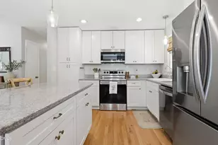 5918 Windham Dr, Raleigh, NC 27609 - Photo 7