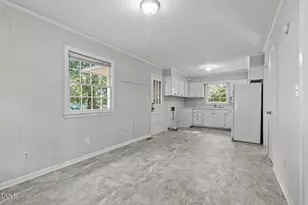 7505 Crown Ave, Fayetteville, NC 28303 - Photo 9