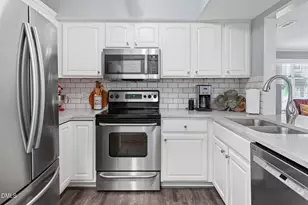 1021 Nicholwood Dr, Raleigh, NC 27605 - Photo 15