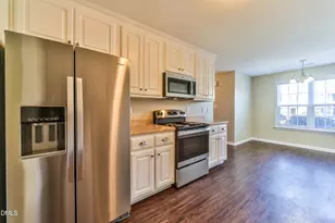 304 Whitehall Ct, Clayton, NC 27520 - Photo 7