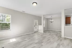 240 E Quailwood Dr, Fuquay-Varina, NC 27526 - Photo 7