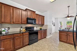 27 Langdon Pointe Dr, Garner, NC 27529 - Photo 11