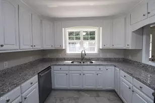 380 Knollwood Dr, Pine Level, NC 27576 - Photo 9