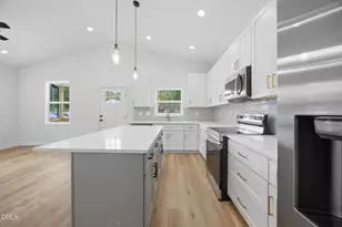 461 New York Ave, Burlington, NC 27215 - Photo 7
