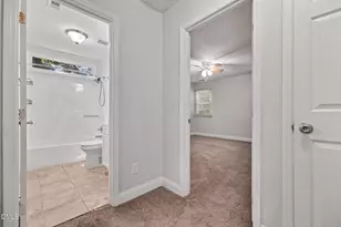 913 Hearthridge Ct, Raleigh, NC 27609 - Photo 17