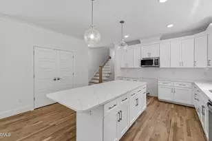 518 Heather Dr, Raleigh, NC 27606 - Photo 7
