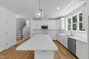 518 Heather Dr, Raleigh, NC 27606 - Photo 9