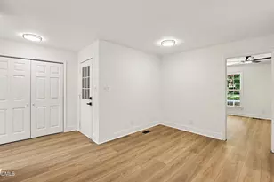 102 Amesbury Ln, Cary, NC 27511 - Photo 9
