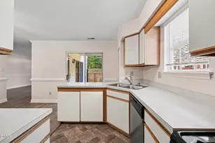473 Summerwalk Cir, Chapel Hill, NC 27517 - Photo 15