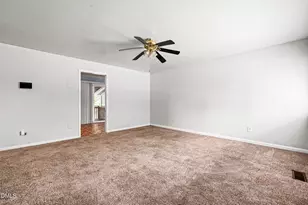 608 Howell St, Selma, NC 27576 - Photo 3