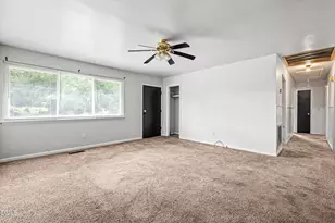 608 Howell St, Selma, NC 27576 - Photo 5
