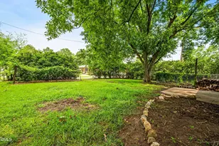608 Howell St, Selma, NC 27576 - Photo 33